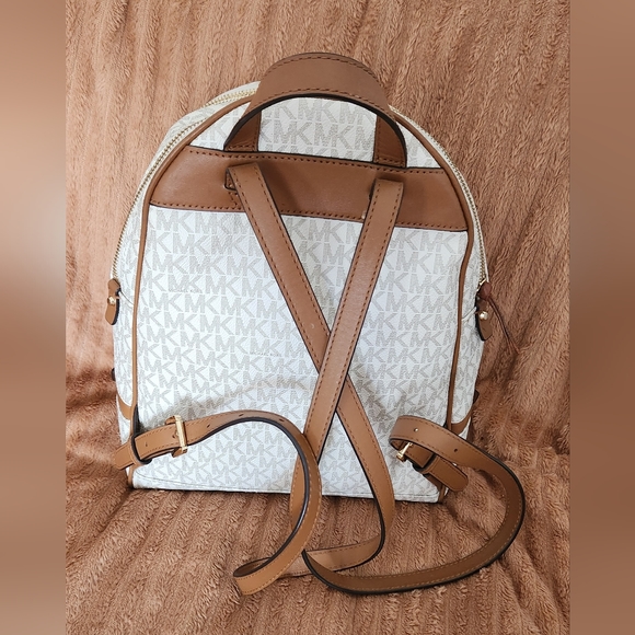 Michael Kors Rhea backpack - Picture 6 of 6